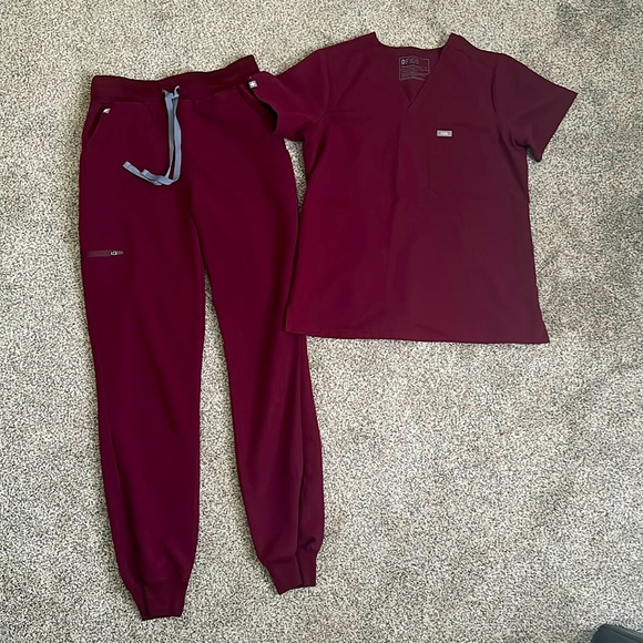 Figs Burgundy Scrub Set - Picture 1 of 5